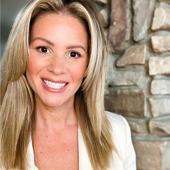 Meet your Posher, Katie - Picture 1 of 1